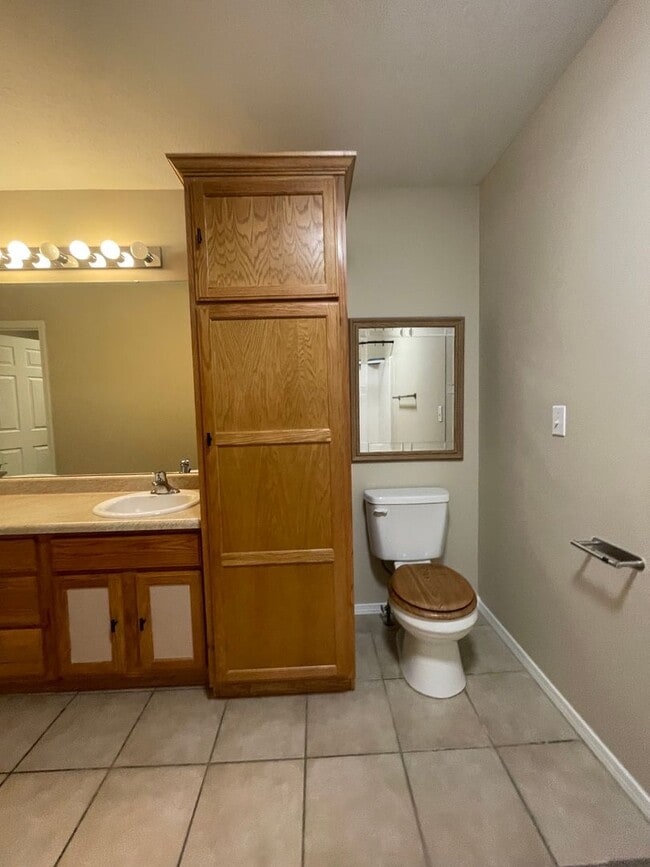 Building Photo - Executive Rental in Willard School District