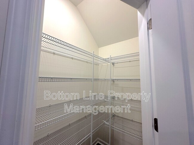 Building Photo - 2773 Yeager Dr NW