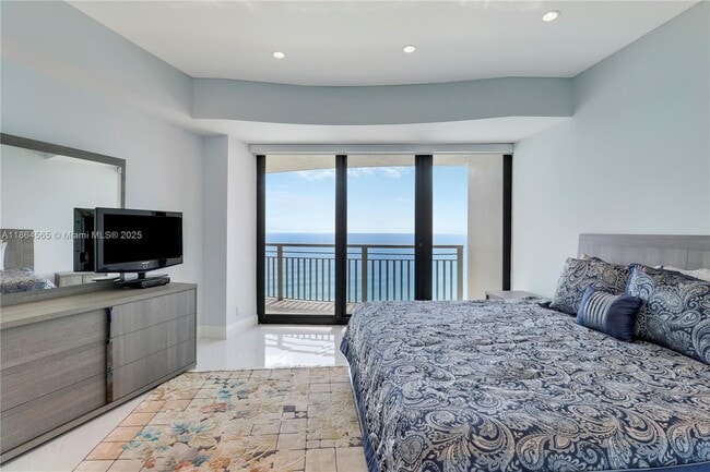 Building Photo - 3000 N Ocean Dr