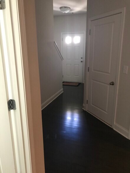 Building Photo - 5512 Cascade Run