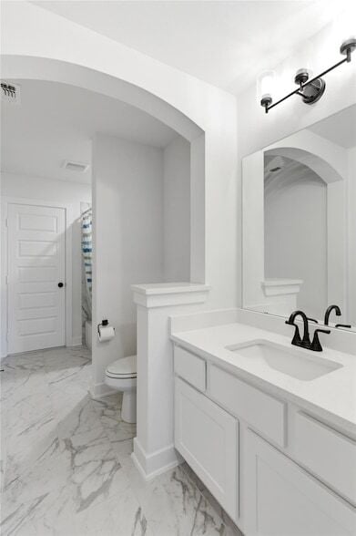 Building Photo - 396 Hollister Dr