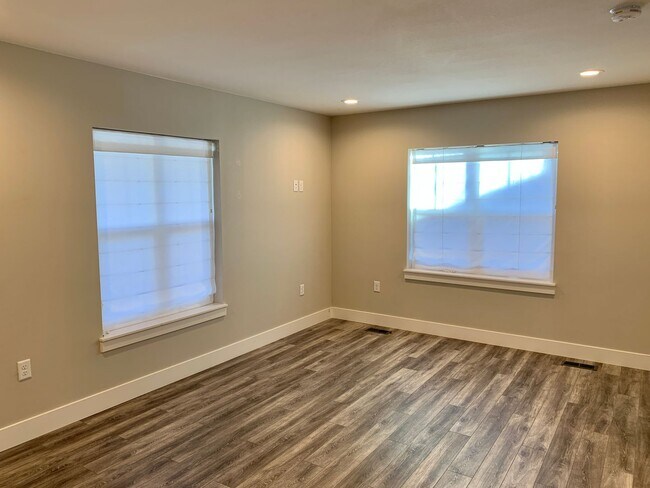 Building Photo - Stunning 3bd, 2ba Home Close To Downtown Loveland!