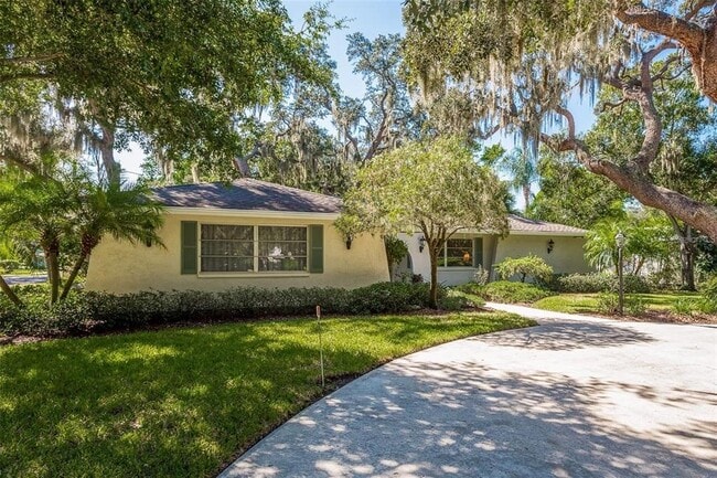 Building Photo - 511 Crystal Beach Ave