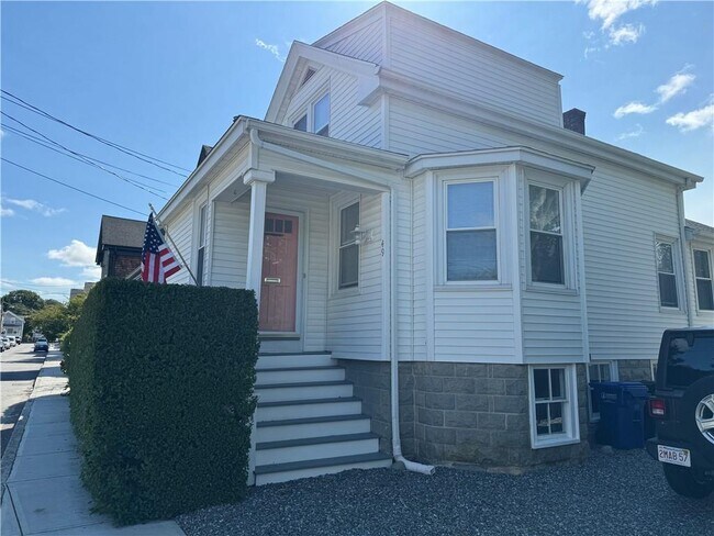 Primary Photo - 49 Connection St