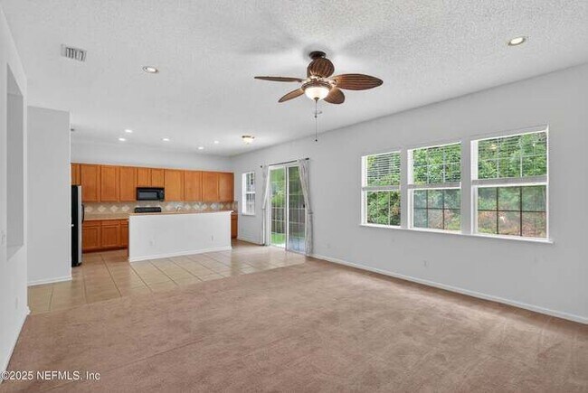 Building Photo - 872 Collinswood Dr W