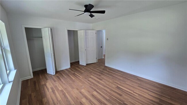 Building Photo - 2084 Snow Rd SW