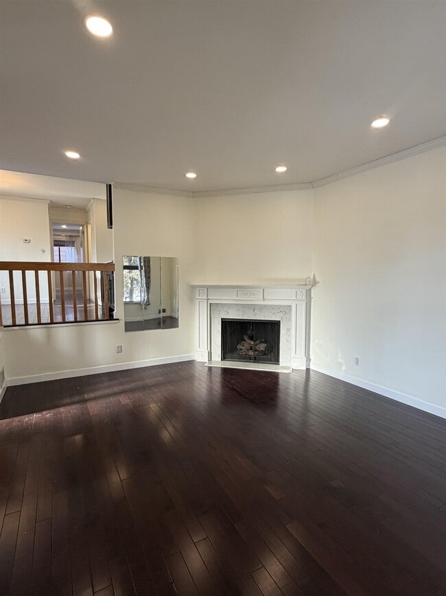 Building Photo - 27 Marina Ky