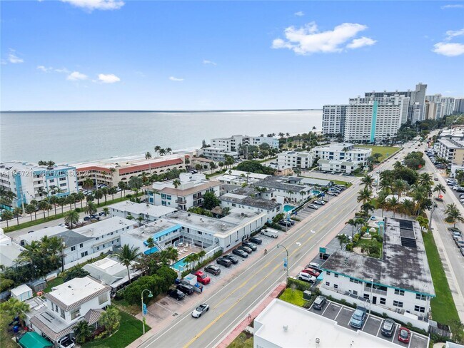 Building Photo - 4228 N Ocean Dr