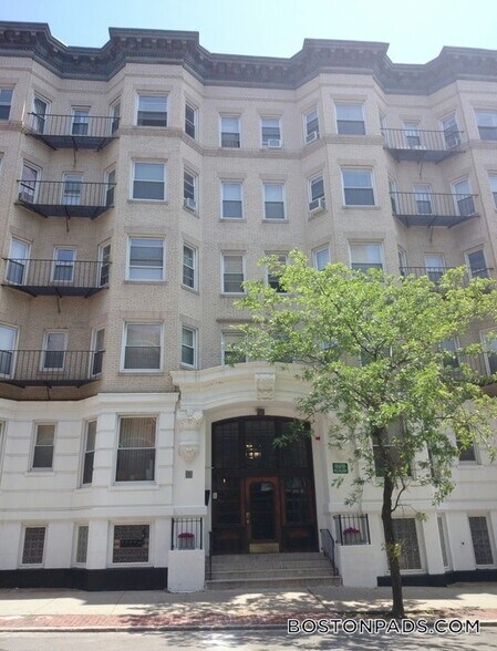 Building Photo - 26 Hemenway St