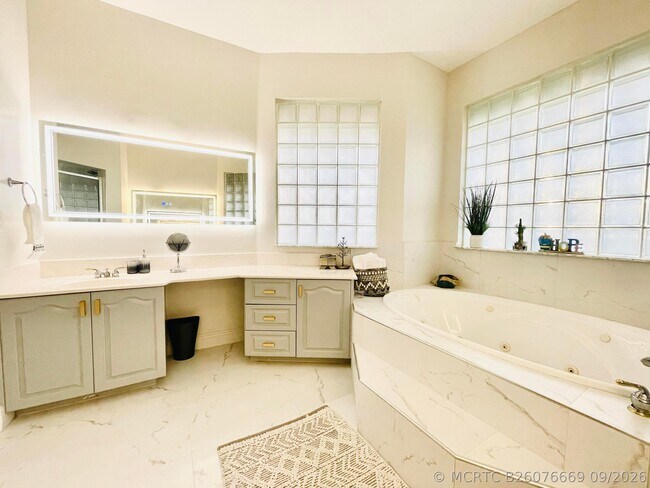 Building Photo - 13620 Folkestone Cir