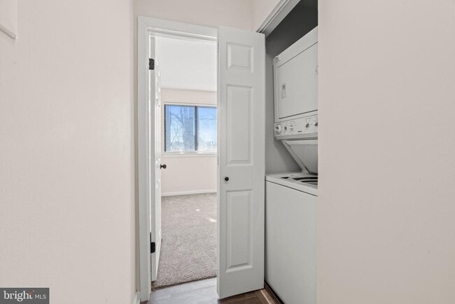 Building Photo - 1210 Thackery Ct