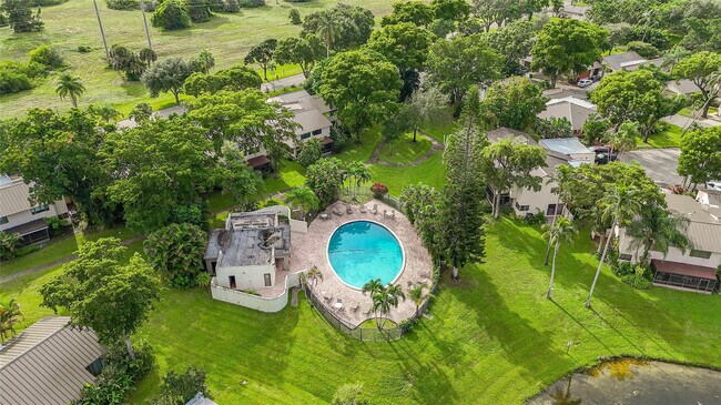 Building Photo - 5614 Hammock Ln