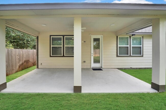 Building Photo - 8102 Sutton Crest Dr