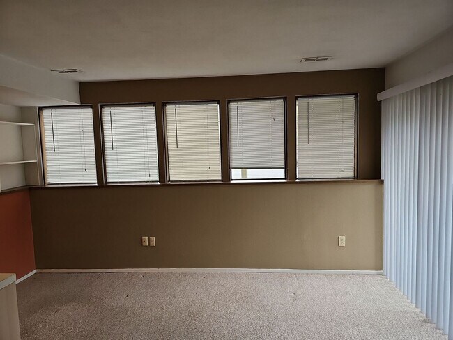 Building Photo - Amazing 3B/3B Single Family Home near Microsoft, prime Redmond location