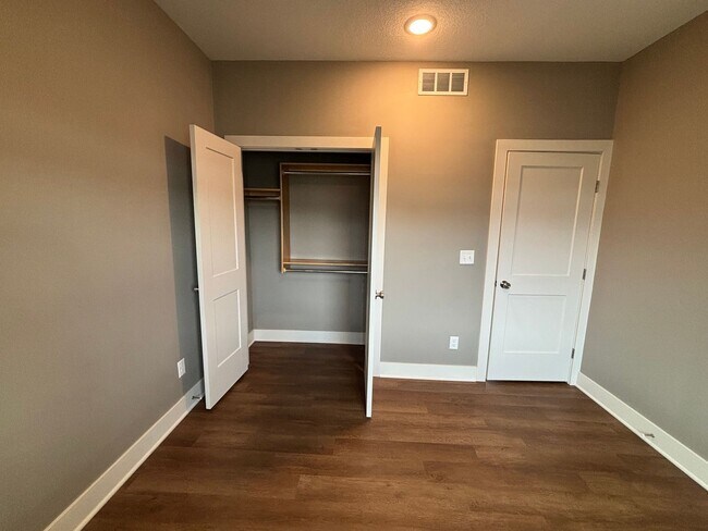 Building Photo - 4606 S Doris Ct