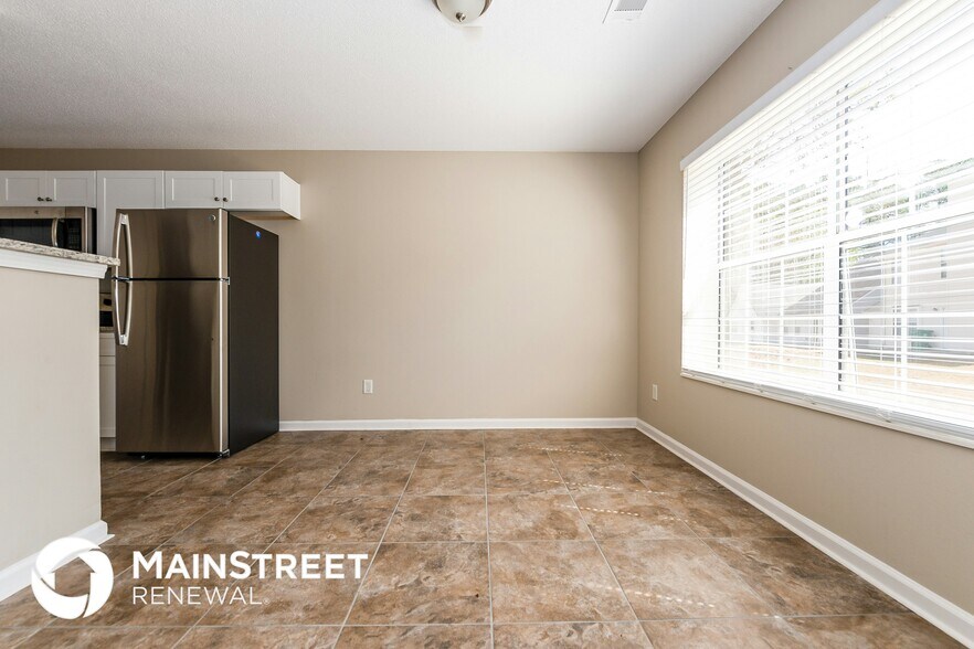 Building Photo - 473 Hillandale Park Dr