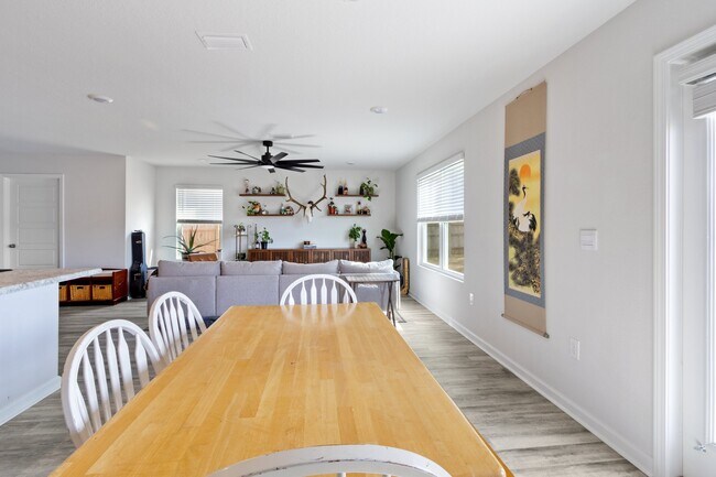 Building Photo - 5748 Belmont Stakes Rd