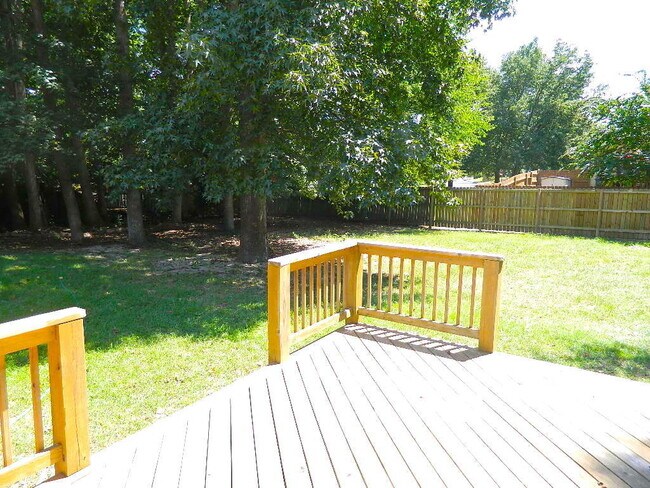 Building Photo - 3950 Braddock St