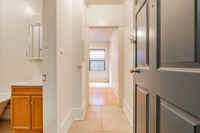 Interior Photo - Heights Court