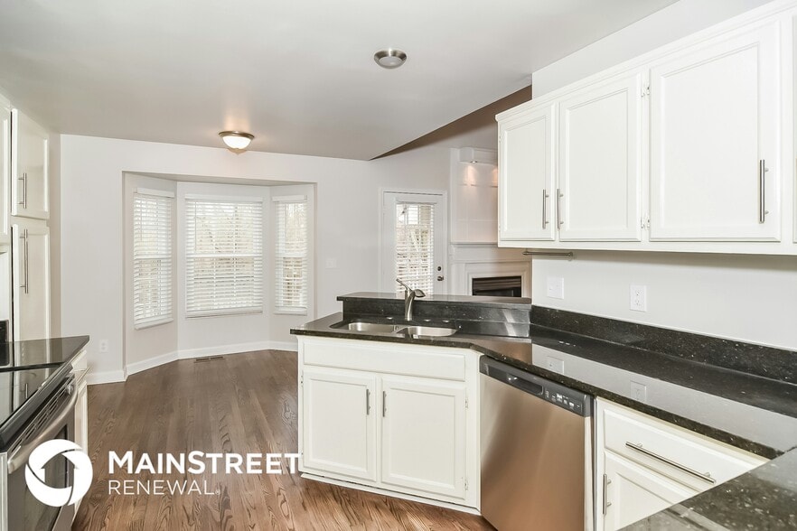 Building Photo - 713 Brent Glen Pl