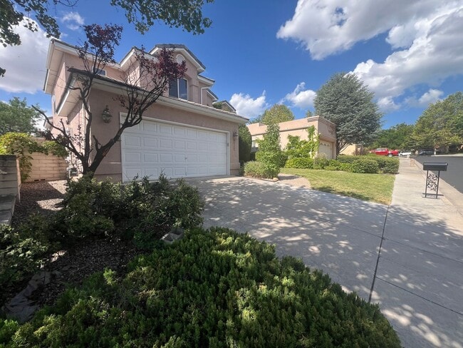 Building Photo - 3 Bedroom Home Available in Tanoan Near Ac...