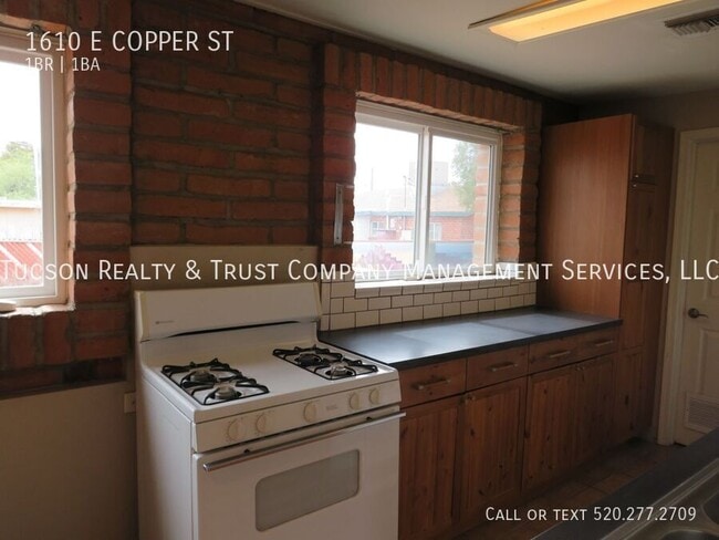 Building Photo - 1610 E Copper St