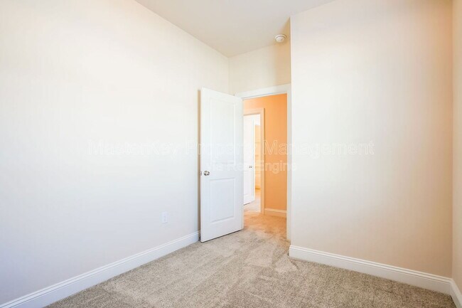 Building Photo - 616 Mount Blanc Way