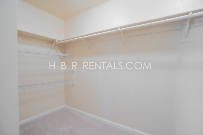 Building Photo - Charming 4 Bed, 2.5 Bath Home in Manteca, ...