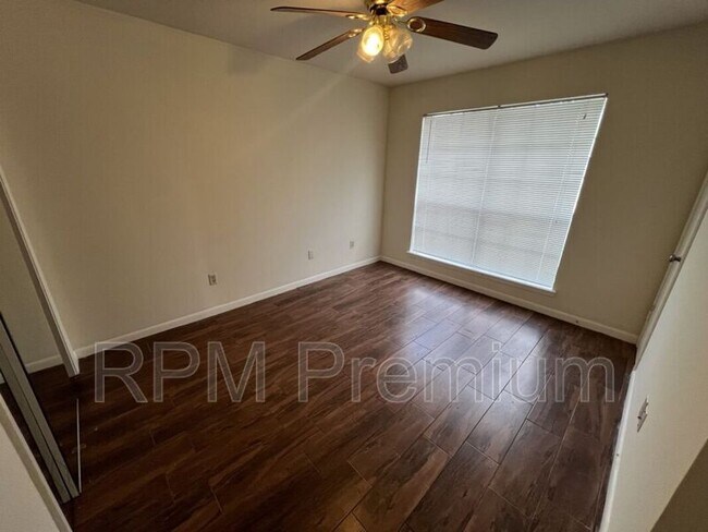 Building Photo - 5268 S Brightside View Dr