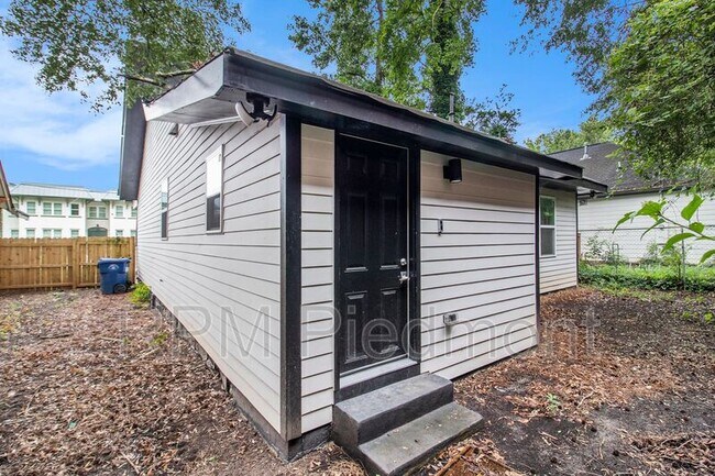 Building Photo - 751 Cascade Pl SW