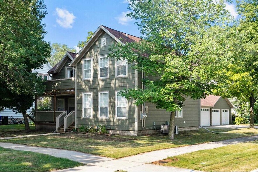 Building Photo - 603 S Locust St