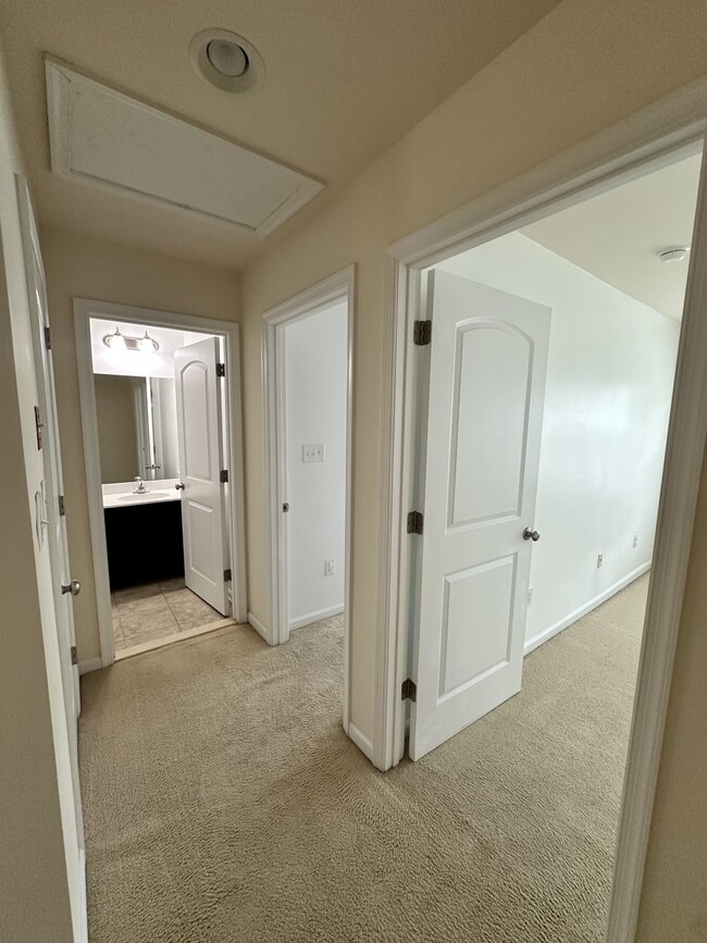 Building Photo - 255 Wilmore Dr