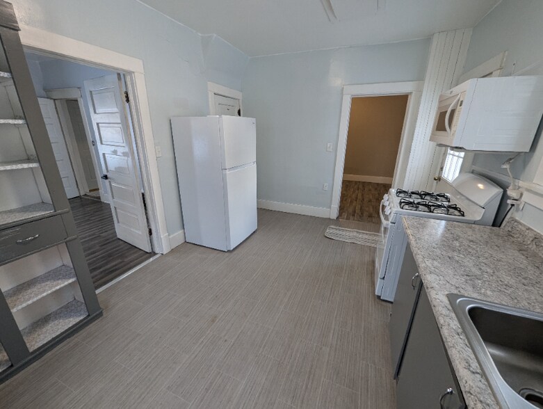 Building Photo - 518 N Hanover St