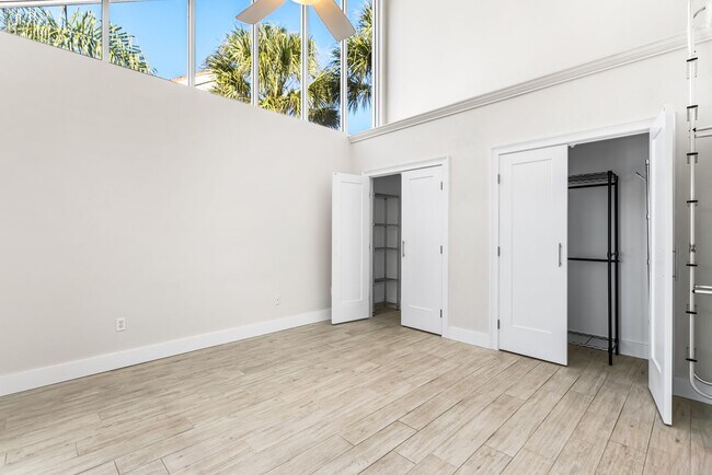 Building Photo - ** COURTYARDS AT QUAIL WOODS ** 2 BED + DEN / 2 BATH - TOWNHOME - NORTH NAPLES - ANNUAL RENTAL