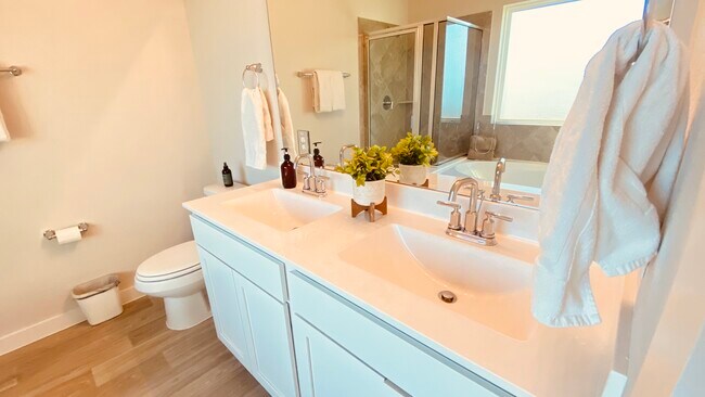 Building Photo - 7847 Grand Louis Way