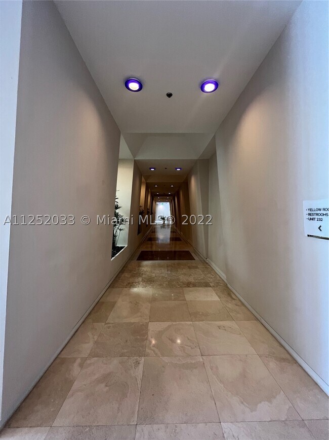 Building Photo - 5161 Collins Ave