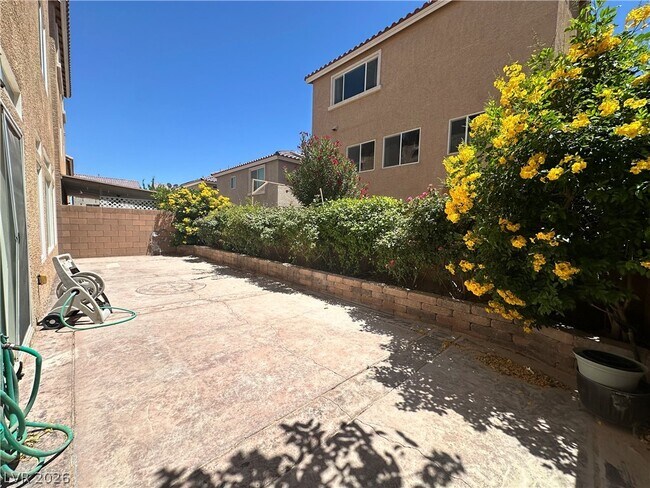Building Photo - 5937 Gordon Creek Ave