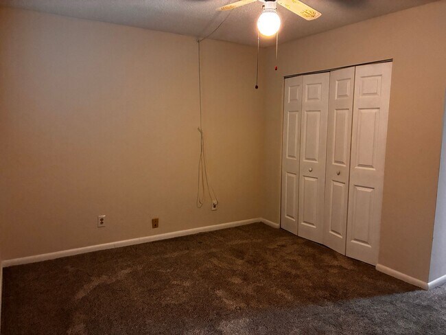 Building Photo - 55+ Charming first-floor condo nestled in the serene Fairways 3 Condominiums