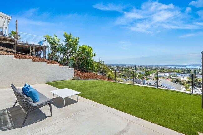 Building Photo - 1251-1253 Van Nuys St