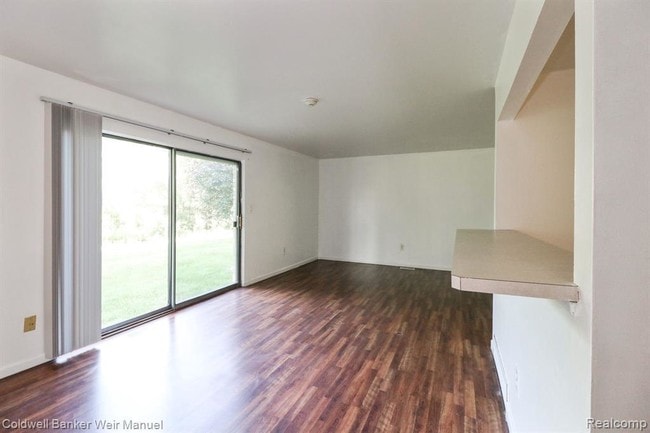 Building Photo - 44543 Savery Dr