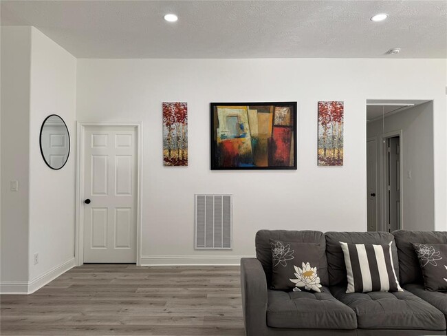 Building Photo - 3265 Jessica Ct
