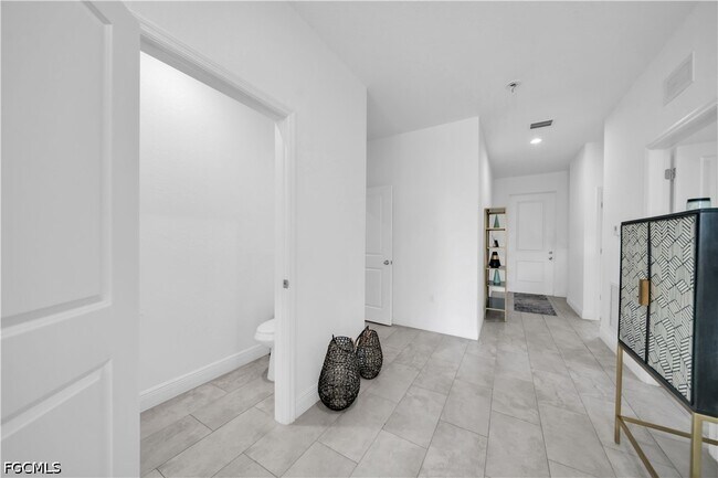 Building Photo - 6210 Forest Ct