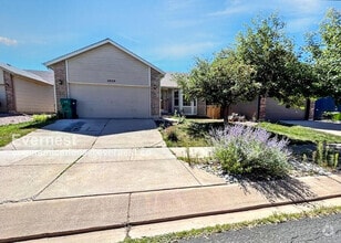 Building Photo - 4939 Chariot Dr