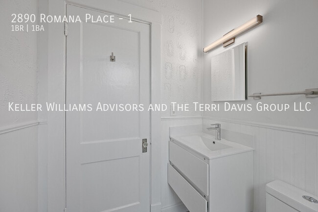 Building Photo - 2890 Romana Pl
