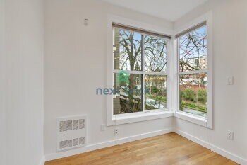 Building Photo - Move-In Ready 3-Bed, 3.5-Bath Home in Prime Location