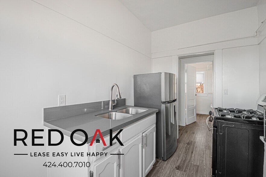 Building Photo - 2255 W 14th St