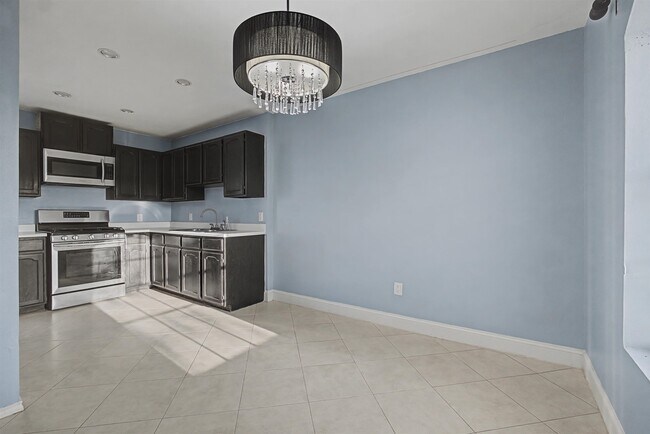 Building Photo - 10307 Dancer Dr