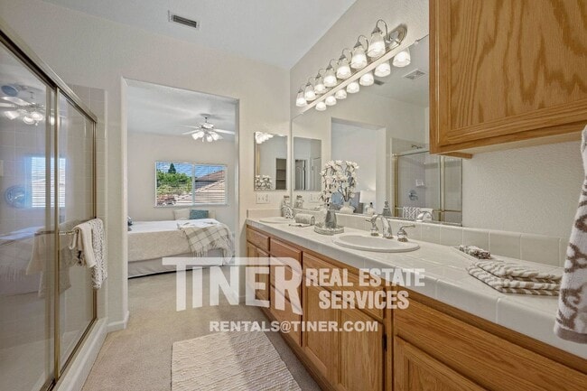 Building Photo - Gorgeous Home in Beautiful Folsom Community