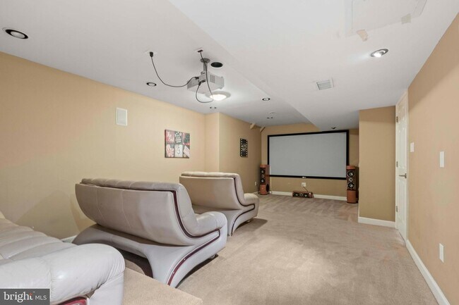 Building Photo - 12980 Highland Oaks Ct