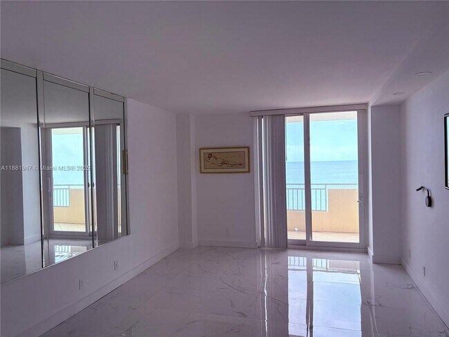 Building Photo - 3180 S Ocean Dr